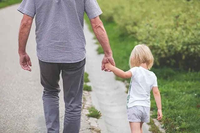 10 idées cadeaux originales pour un papa créatif