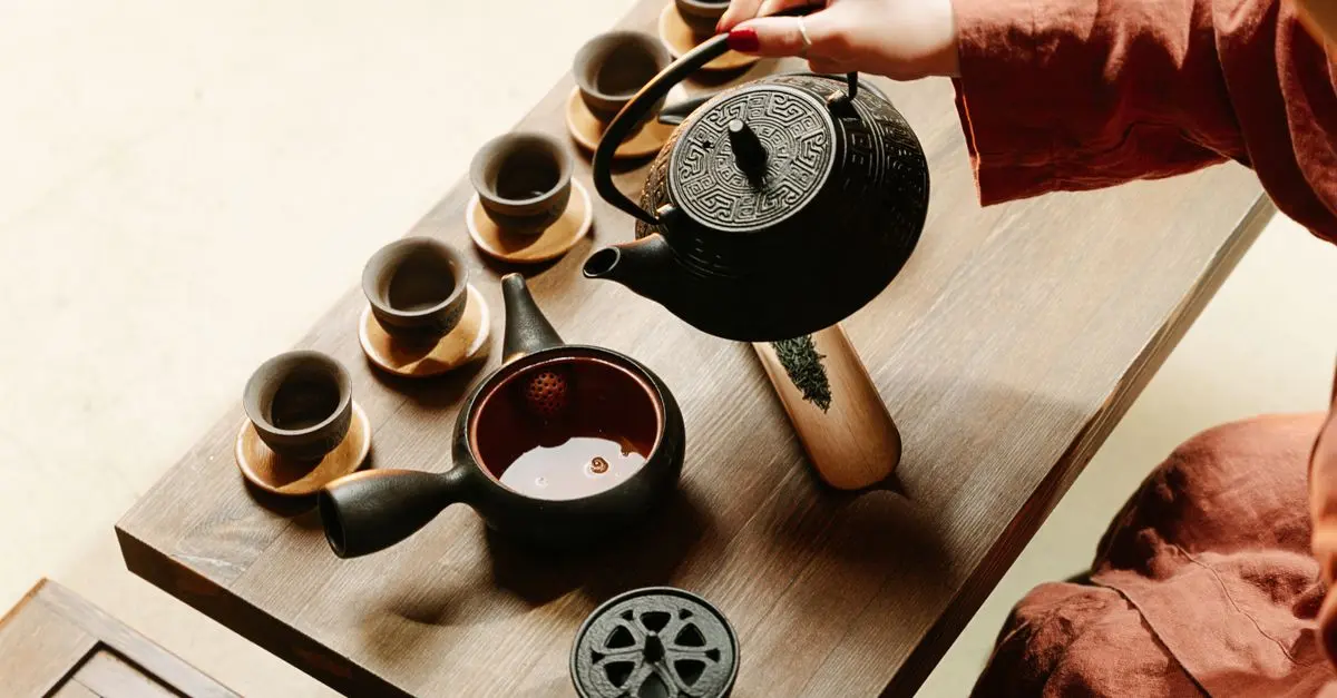 10 idées de cadeaux pour un papa amateur de thé