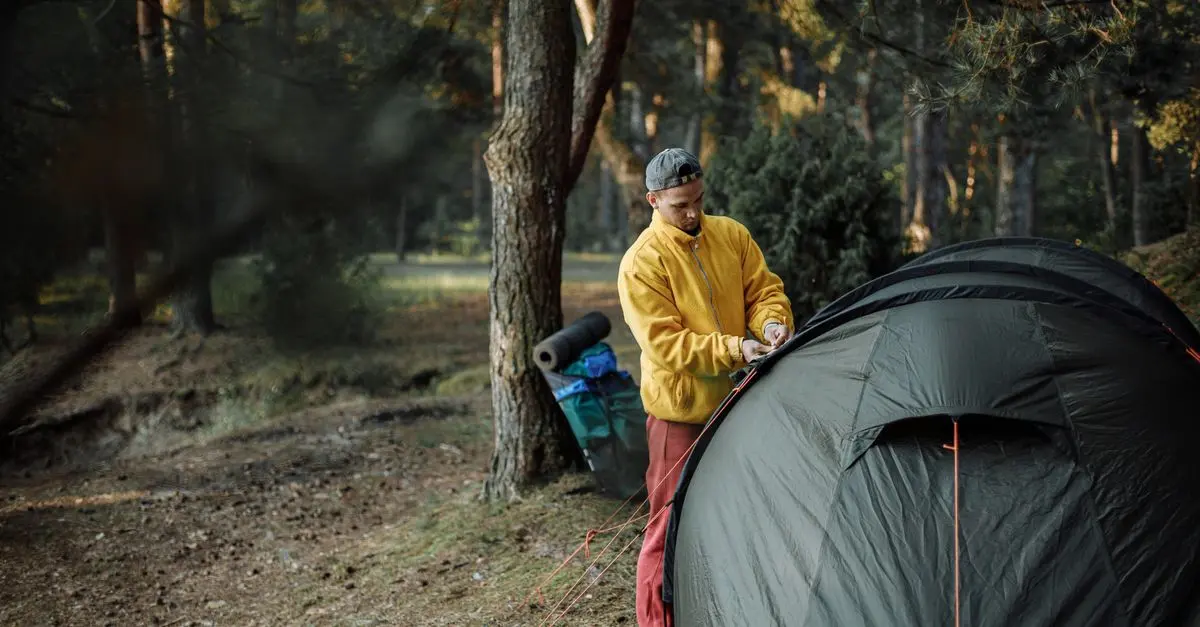 Une sélection d'équipements de camping pour papa aventurier