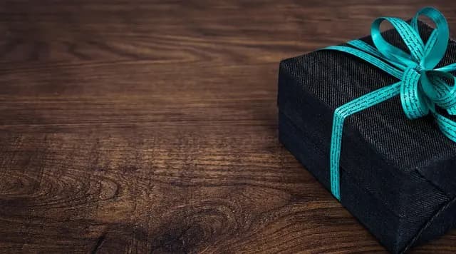 10 idées de cadeaux pratiques qui raviront papa
